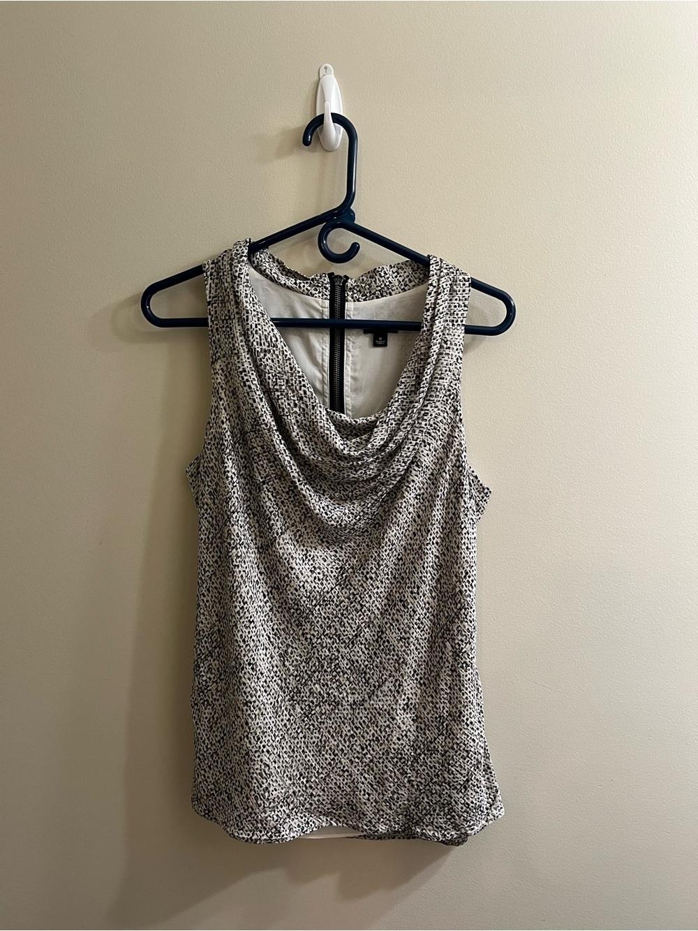 Ann Taylor Stretch Silk Cowl-Neck Sleeveless Top Size 8 Silk Blend Shell